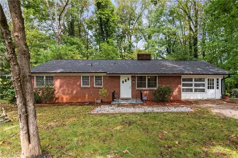 302 Mayfair Dr, Winston Salem, NC 27105