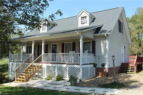 104 Meadowview Dr, Boonville, NC 27011