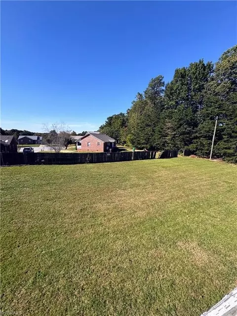 2912 Creekview Ct #E, High Point, NC 27265 photo 14