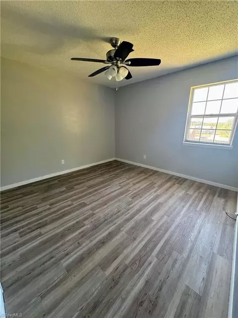 2912 Creekview Ct #E, High Point, NC 27265 photo 8