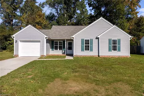 3741 Cheshire Place Dr, Winston Salem, NC 27106