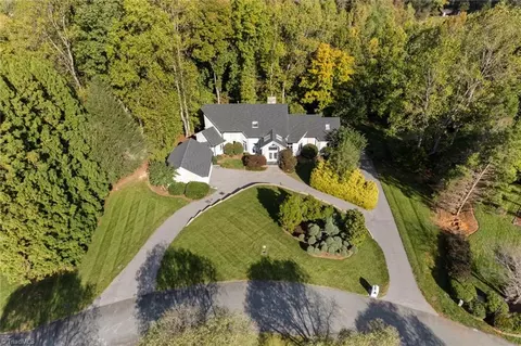 4457 Bent Tree Farm Rd, Winston Salem, NC 27106