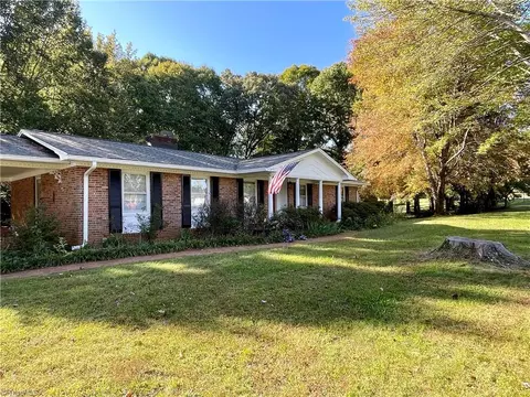 732 Country Ln, Mocksville, NC 27028