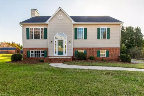 5965 Brittans Dr, Belews Creek, NC 27009