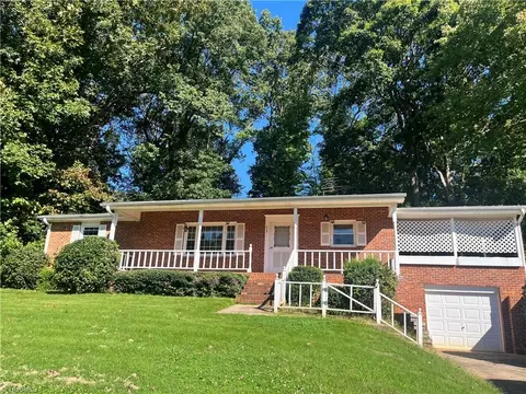 609 Sommerdale Ct, Rural Hall, NC 27045