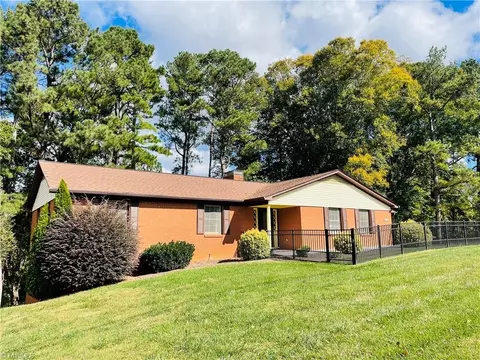 324 Northside Dr, Lexington, NC 27292