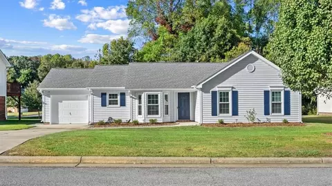 5520 E Wellsley Dr, Greensboro, NC 27407