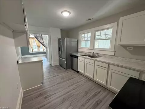 Kitchen - 1401 Hampstead Dr, High Point, NC 27260 photo 1 of 4