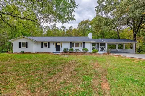 2300 Vienna Dozier Rd, Pfafftown, NC 27040