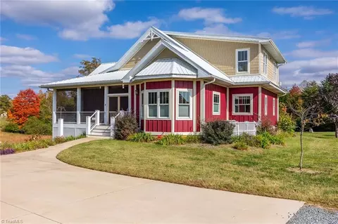 1063 Grooms Rd, Reidsville, NC 27320