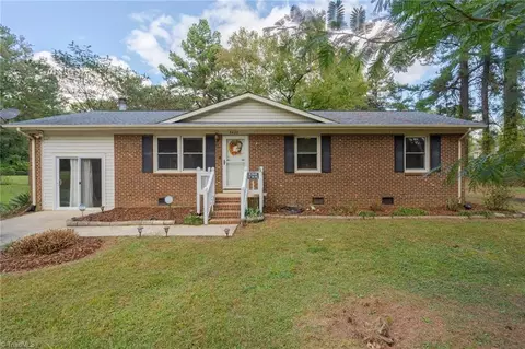 5425 Pine Level Dr, Browns Summit, NC 27214