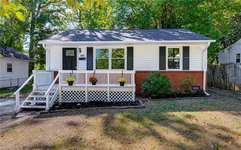 905 Barringer St, Greensboro, NC 27403