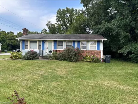 3135 Creek Ridge Rd, Greensboro, NC 27406