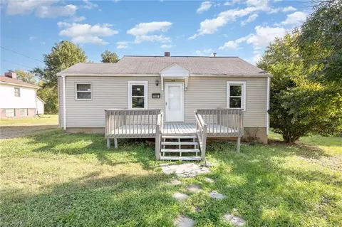 208 Mendota Ave, Lexington, NC 27292
