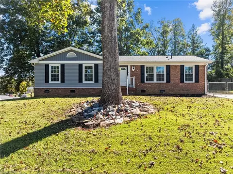 1702 Bashford Ln, Greensboro, NC 27405