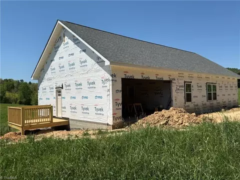 32 River Chase Dr, Traphill, NC 28685 photo 2