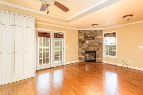 Living - 6439 Starlette Ln, Trinity, NC 27370 photo 3 of 3