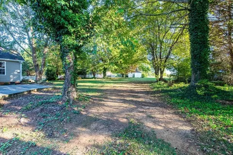 Exterior - 6439 Starlette Ln, Trinity, NC 27370 photo 4 of 8