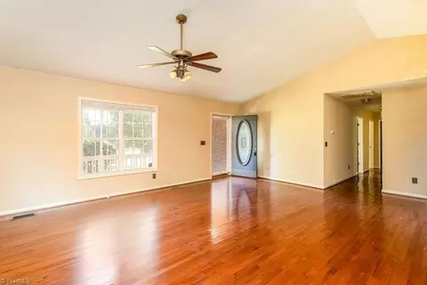 Living - 6439 Starlette Ln, Trinity, NC 27370 photo 2 of 3