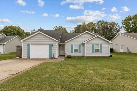 6911 Oak Bend Trl, Greensboro, NC 27410