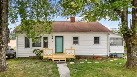 109 Starlite Rd, Mount Airy, NC 27030