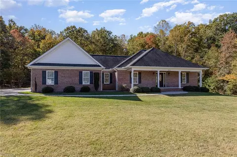 7557 Dubach Rd, Summerfield, NC 27358