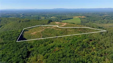 6 Howell Rd, Pilot Mountain, NC 27041 photo 19
