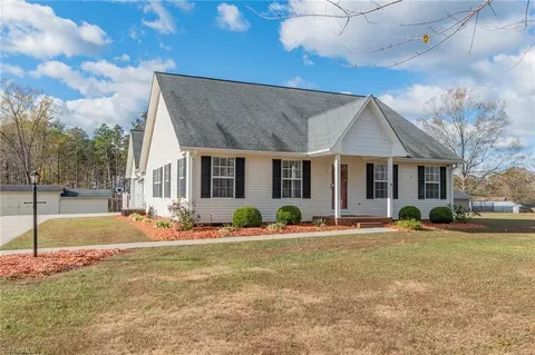 2807 Boones Cave Rd, Lexington, NC 27295