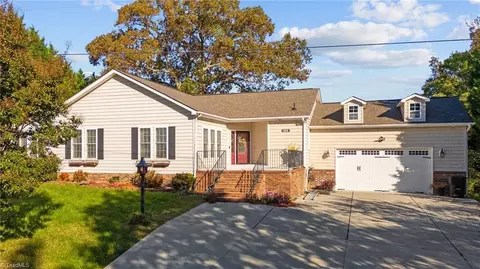 6581 Reidsville Rd, Belews Creek, NC 27009