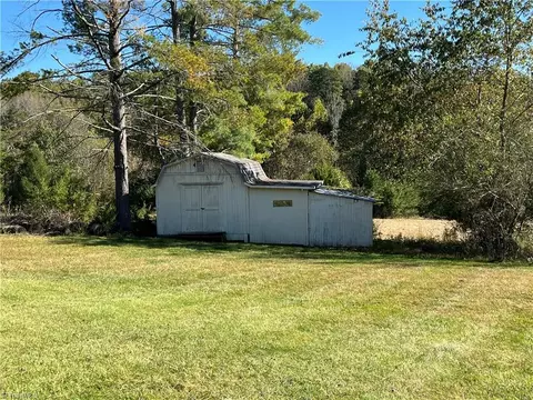 Exterior - 208 Precinct Rd, Pilot Mountain, NC 27041 photo 5 of 7