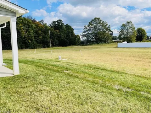 Exterior - 117 Altavista Dr, Clemmons, NC 27012 photo 3 of 3