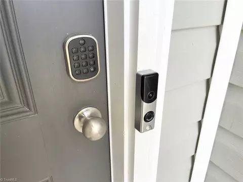 Entry Way - 117 Altavista Dr, Clemmons, NC 27012 photo 5 of 14