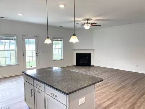 Living - 117 Altavista Dr, Clemmons, NC 27012 photo 2 of 3