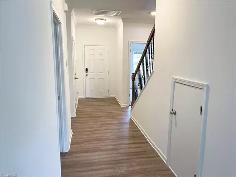 Entry Way - 117 Altavista Dr, Clemmons, NC 27012 photo 4 of 14