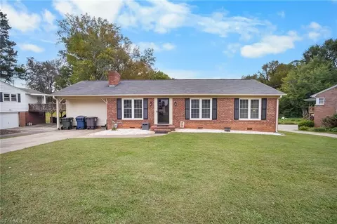 409 Hillside Dr, Lexington, NC 27295