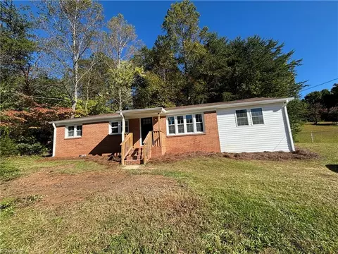 3727 Nc Highway 66, King, NC 27021