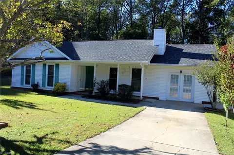 4013 Sassafras Ct, Greensboro, NC 27410