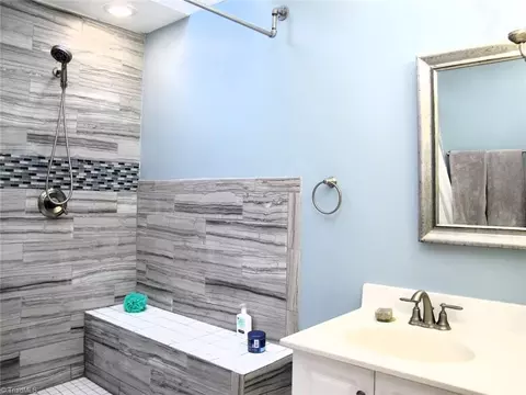Bath - 104 Devon Rd, Jamestown, NC 27282 photo 2 of 3