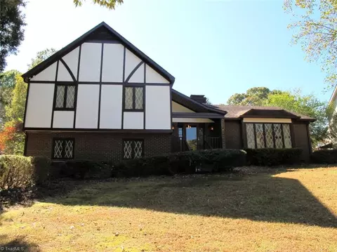 104 Devon Rd, Jamestown, NC 27282