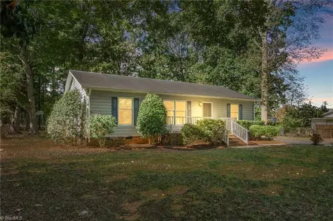 1264 Dixie St, Graham, NC 27253