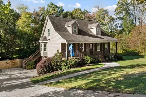 128 James Rd, Clemmons, NC 27012 photo 3