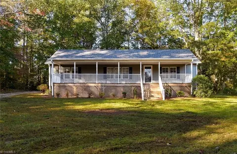 600 Sandy Creek Ln, Lexington, NC 27295