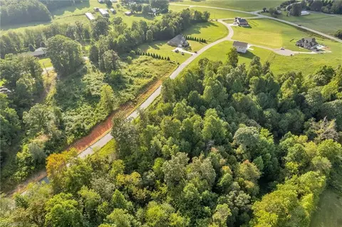 lot17 Regal Oaks Dr, Wilkesboro, NC 28697