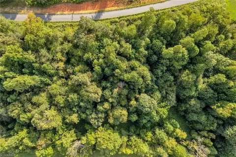 lot19 Regal Oaks Dr, Wilkesboro, NC 28697