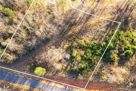 lot22 Regal Oaks Dr, Wilkesboro, NC 28697