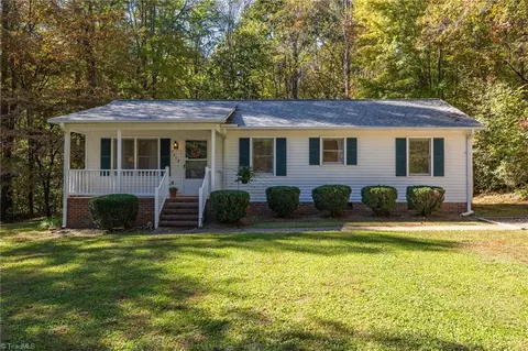 5408 Golden Needle Dr, Mcleansville, NC 27301