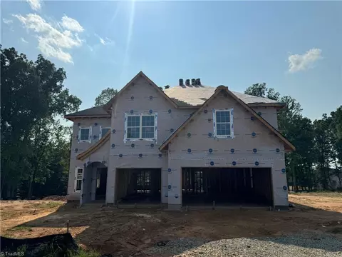 900 Fairmile Dr, Greensboro, NC 27455