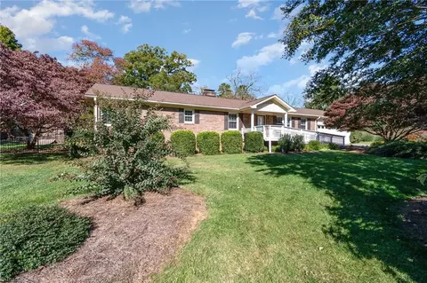 5910 Founders Dr, Greensboro, NC 27410