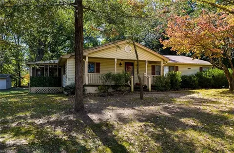 302 Hunt Rd, Lexington, NC 27292