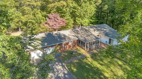 216 Andover Dr, Wilkesboro, NC 28697